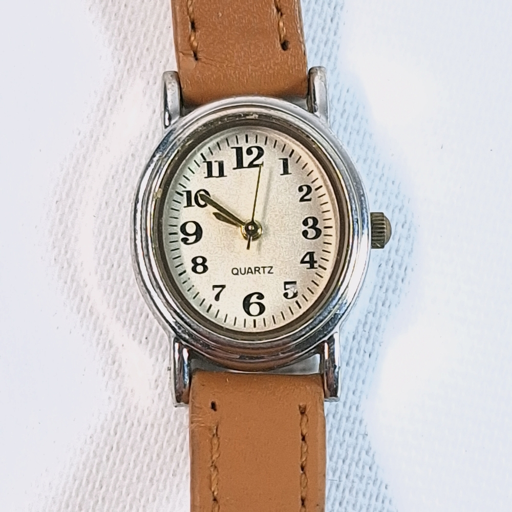 Accutime Vintage Ladies Oval Face Leather Band Quartz Watch, New Battery